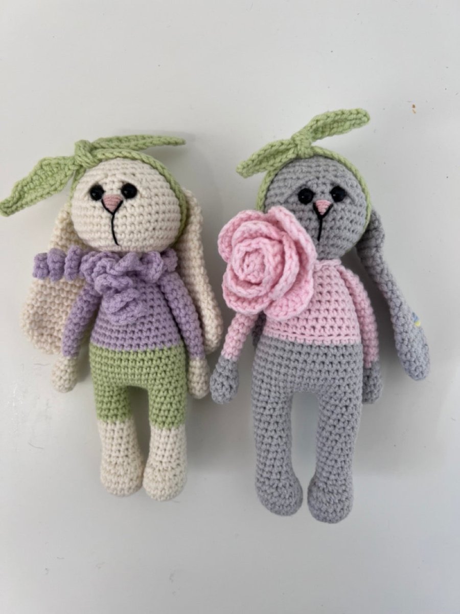 Coniglietti Pasquali "Fiorella", Realizzati a Mano in Ucraina , h 18 cm - Sicilus Srl