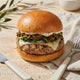 Classic burger con salsiccia