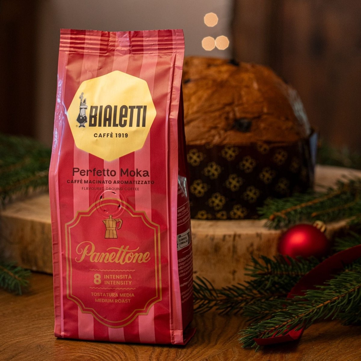 Caffè Bialetti Perfetto Moka gusto Panettone con barattolo natalizio 200 g, foto ambientata