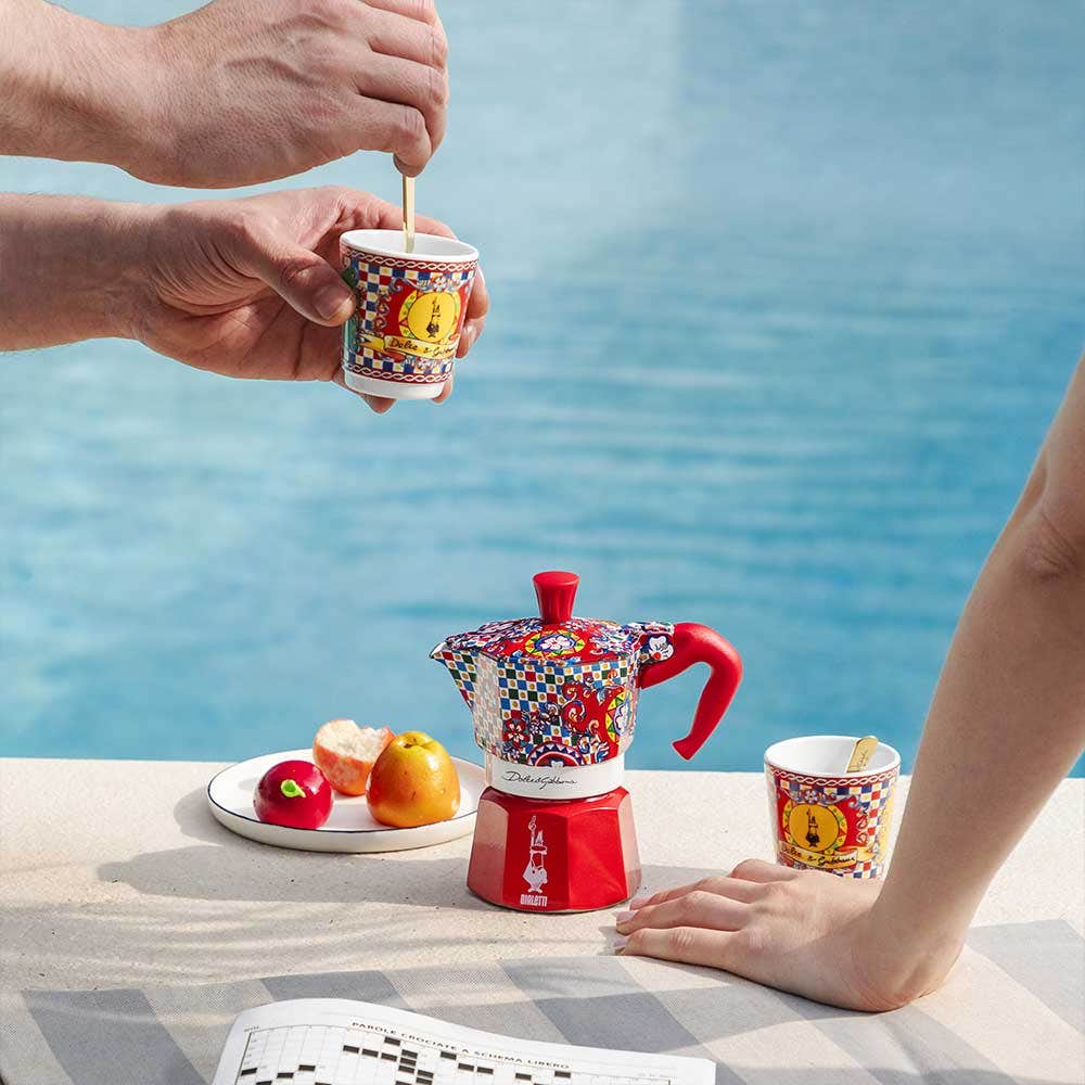 Bialetti x Dolce&Gabbana carretto set ambientata – fotografia ambientata ufficiale Bialetti