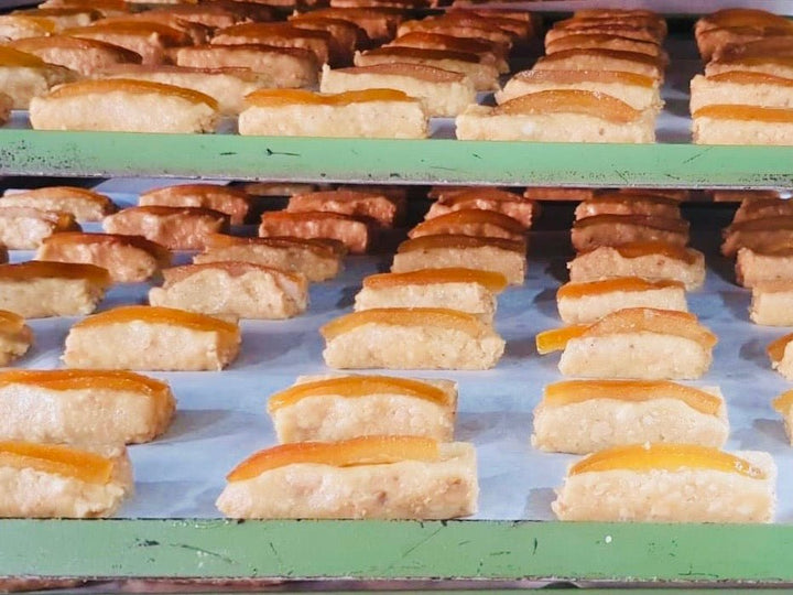 CANTUCCI-ALLE-MANDORLE-tumminello-sicilus-shop-preparazione-con-arancia