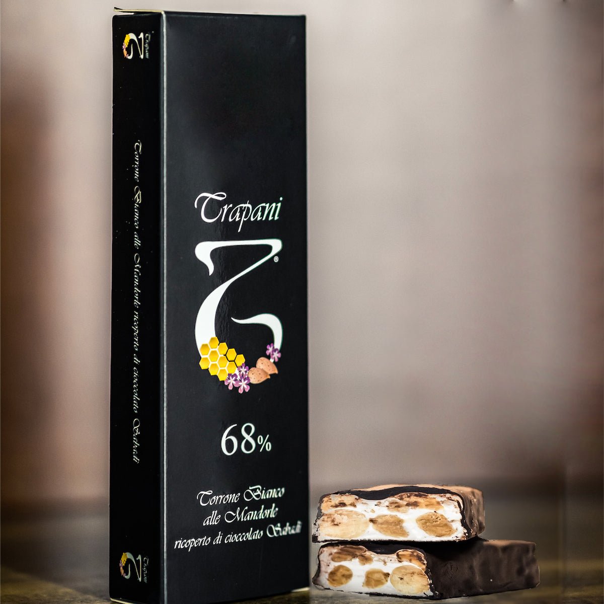 Torrone bianco alle mandorle ricoperto di cioccolato al 68%
