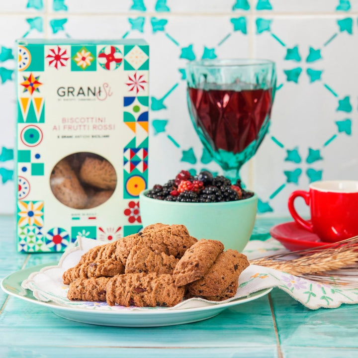 biscotti ai frutti rossi tumminello sicilus aperti sul tavolo